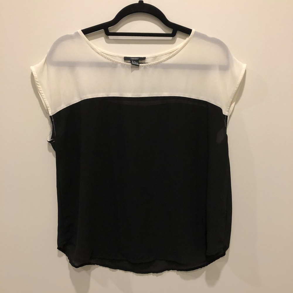 Forever 21 B&W Top M